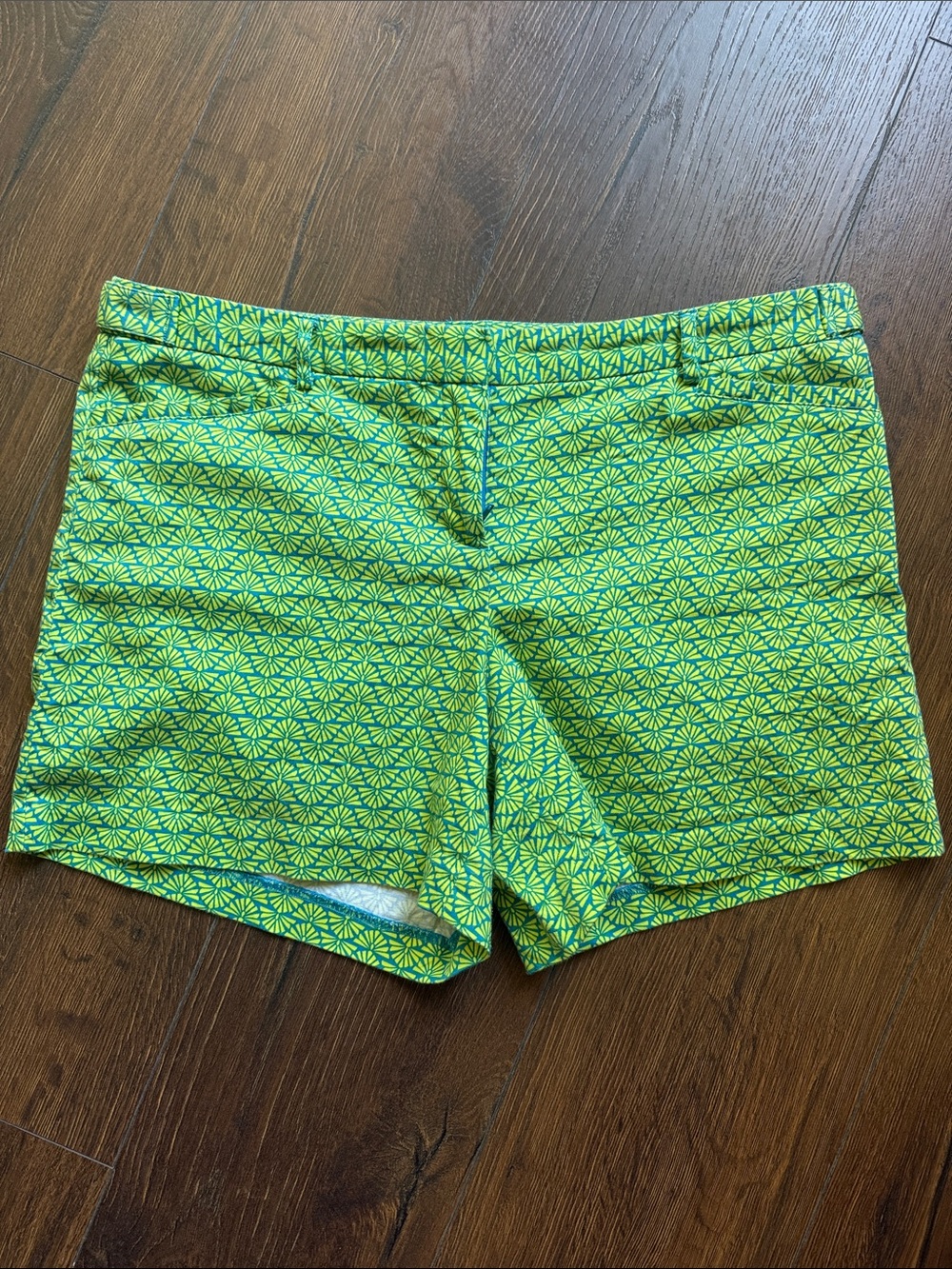 Laundry By Shelli Segal Lime Green Geometric Print Shorts 10
